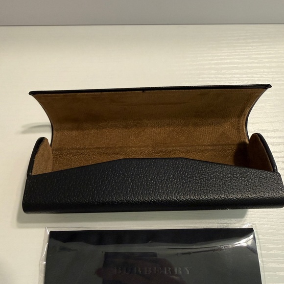 ๐ Burberry Black Leather Hard Case + Cleaning Cloth ๐ค Luxury Eyeglass Case - Picture 15 of 16